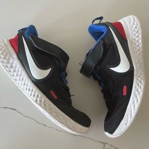 Nike Revolution 12c